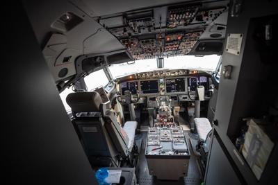 Aspiring pilots say licence processing backlogs at Transport Canada slowing careers