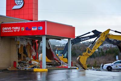 Contractors, police at odds in Newfoundland as search for 'backhoe bandits' continues