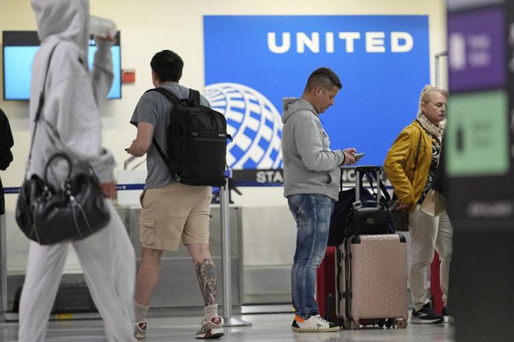 PHOTO COLLECTION: Newark Airport Flight Delays
