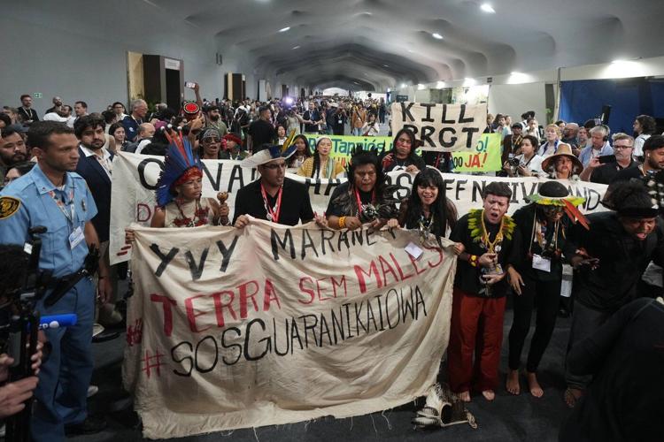 Negotiators at UN climate talks split over when and how to phaseout use oil, gas and coal