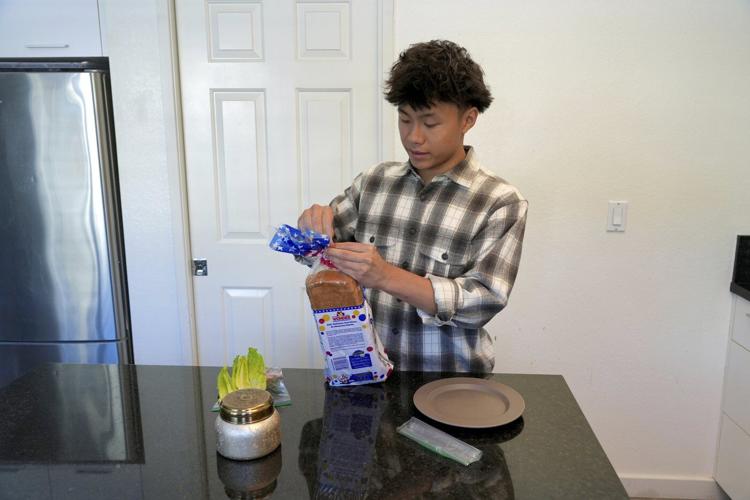 California bill would require restaurants to disclose food allergens on menus