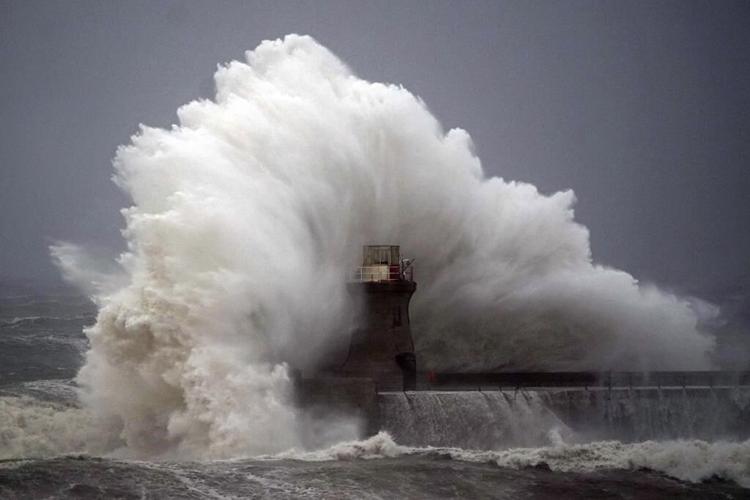 Gale-force winds and floods strike Northern Europe. At least 2 people killed in Scotland
