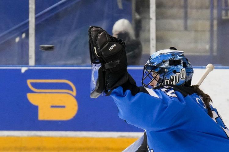 Mom's MS journey an inspiration for Vancouver Goldeneyes goalie