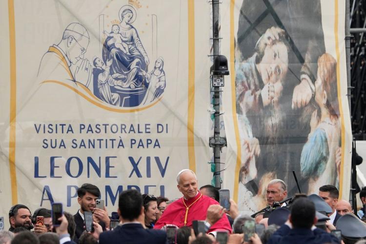 Pope prays for end to 'fratricidal hatred' as he celebrates anniversary with visit to Pompeii