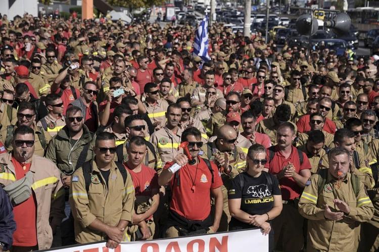 As summers get hotter, Greece's seasonal firefighters protest for permanent jobs