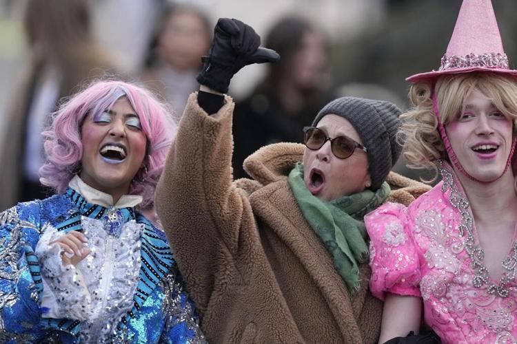 Annette Bening honored as Harvard's Hasty Pudding Woman of the Year