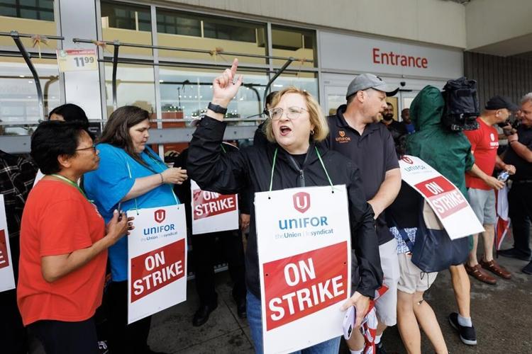 Metro stores in Greater Toronto Area close as workers go on strike