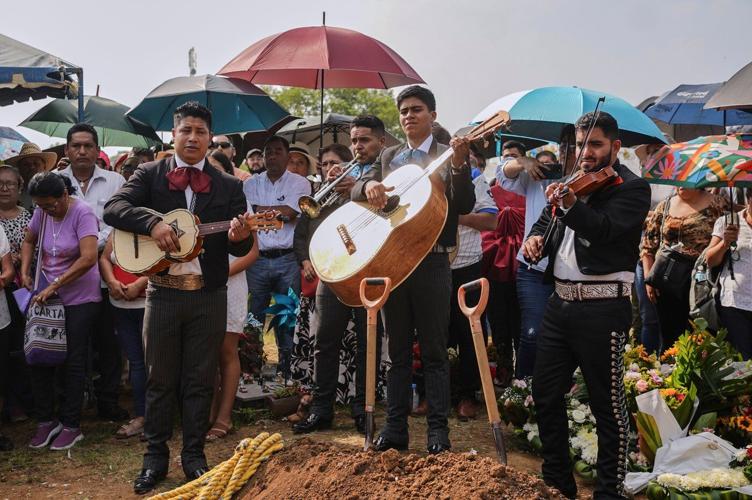 Mexico mourns naval cadet killed when training ship collided with Brooklyn Bridge