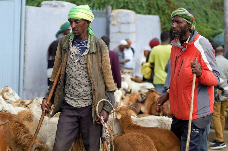 Ethiopians celebrate Easter with calls for charity and peace