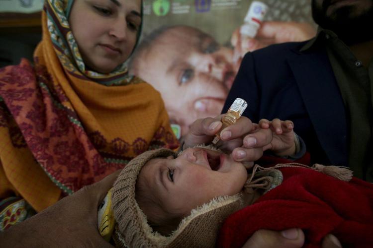 Pakistan begins last anti-polio vaccination campaign of the year after a surge in cases