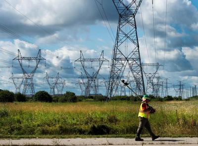 L'Ontario veut faciliter le raccordement au réseau électrique