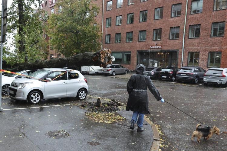 At least 1 person killed in Ireland as Storm Amy hits northern Europe with strong wind and rain