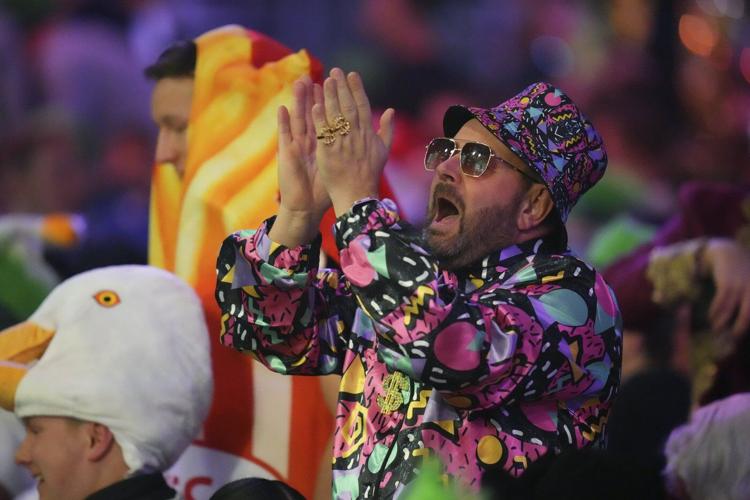 PHOTO COLLECTION: Darts Fans