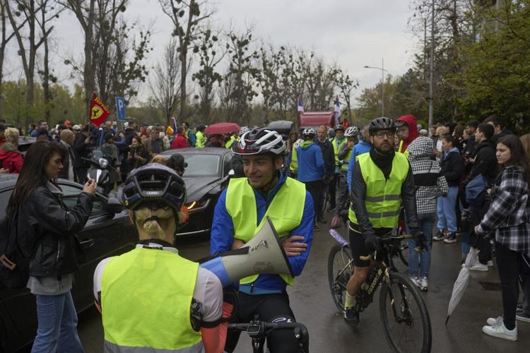Serbian student protesters head to Strasbourg on bicycles to seek EU support