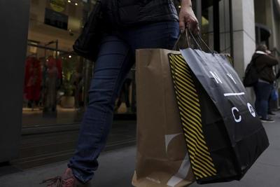 Holiday sales up 7.6% despite the squeeze of inflation