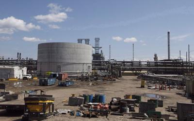 Heavy lifting begins as Suncor starts refurbishing decades-old upgrader components