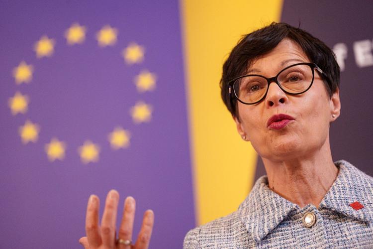 EU pushes Ukraine membership bid forward despite Hungary's objections