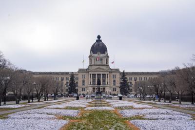 Saskatchewan monitoring Alberta's daylight time plan, may change law