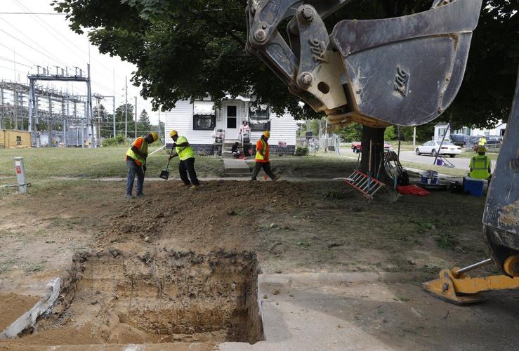 Flint's still-unfinished lead pipe replacement serves as cautionary tale to other cities