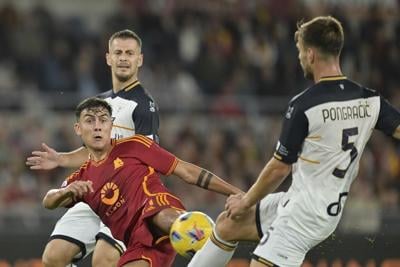 Mourinho and Sarri exchange jibes ahead of Rome derby in Serie A