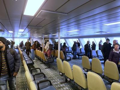 Anchor on B.C. ferry drops in Strait of Georgia, delaying passengers