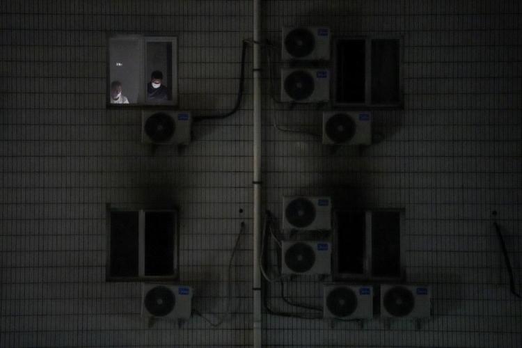 21 die in Beijing hospital fire, others escape from windows