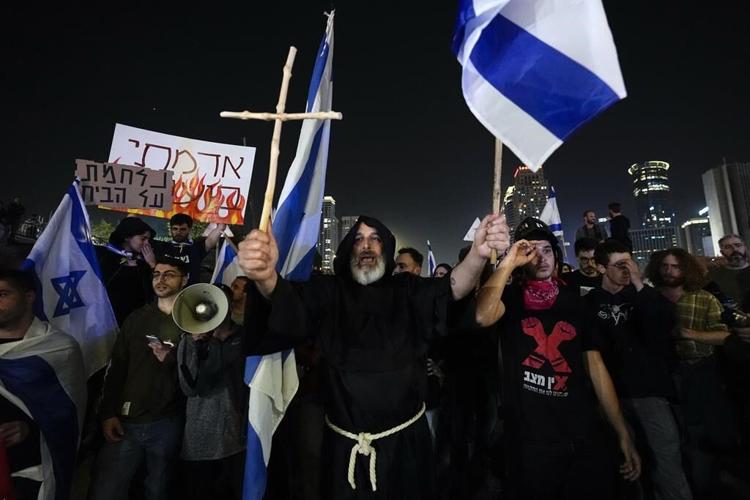 Israelis protest legal overhaul plans for 9th week