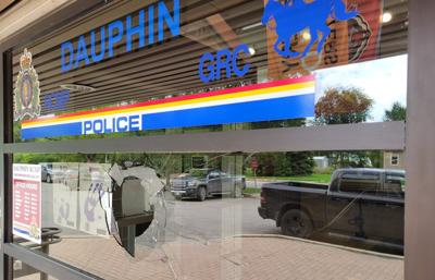 Two people charged for throwing rock, beer bottle at Manitoba RCMP detachment