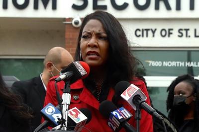 St. Louis launches program to pay $500 a month to lower-income residents
