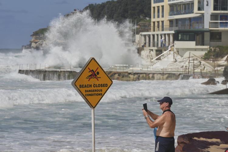 High waves cause damage on Sydney waterfront