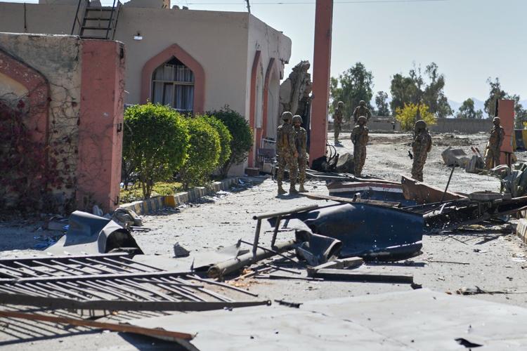 Pakistan says it has arrests 4 militants over involvement in suicide bombing at Islamabad court