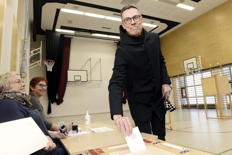 Alexander Stubb wins first round of Finland's presidential vote to set up a runoff, projection says