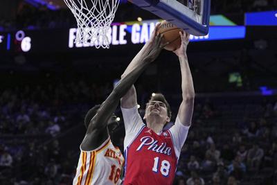 Raptors sign centre Colin Castleton