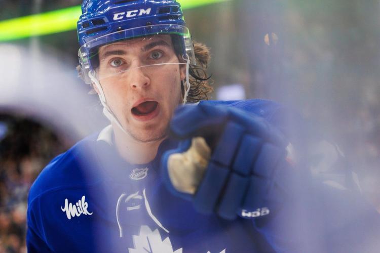 Matthew Knies scores twice, adds assist to push Leafs past Lightning
