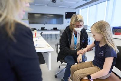 Almost 70 per cent of ɫtvs surveyed want child vaccines to be mandatory: poll