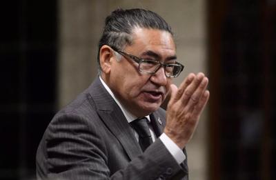 Agression sexuelle alléguée visant Roméo Saganash: la plaignante révèle son identité