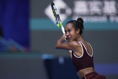 Canada's Leylah Fernandez powers past Lys to reach Hong Kong quarterfinals