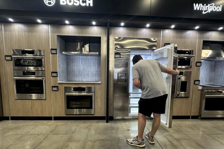 Retail sales rise 0.5% in July as some shoppers step up purchases ahead of tariffs
