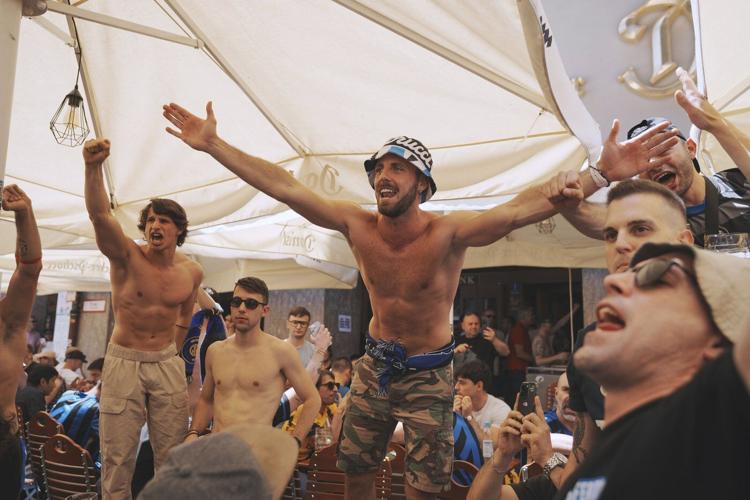 Fans pack Munich before PSG and Inter Milan face off in the Champions League final