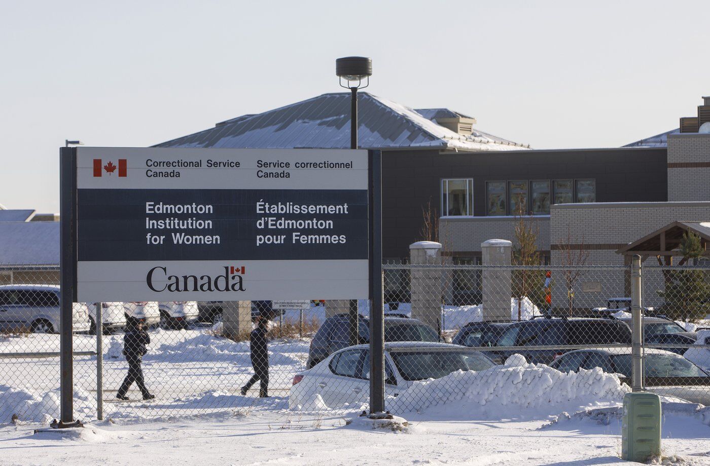Two correctional officers and inmate Kiara Mooswa killed in Edmonton transfer crash; box truck driver hospitalized with minor injuries