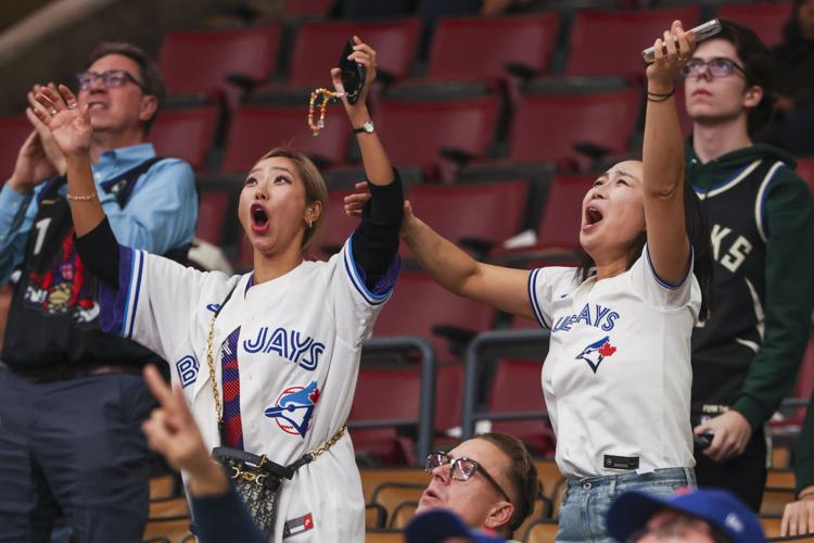 Photo-Gallery-BBO-World-Series-Game-One-30
