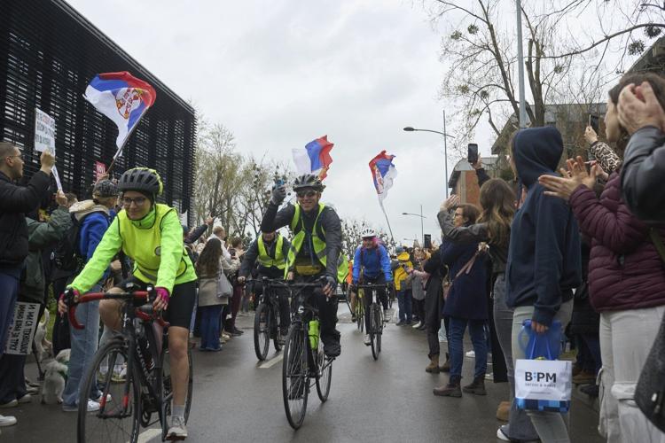 Serbian student protesters head to Strasbourg on bicycles to seek EU support