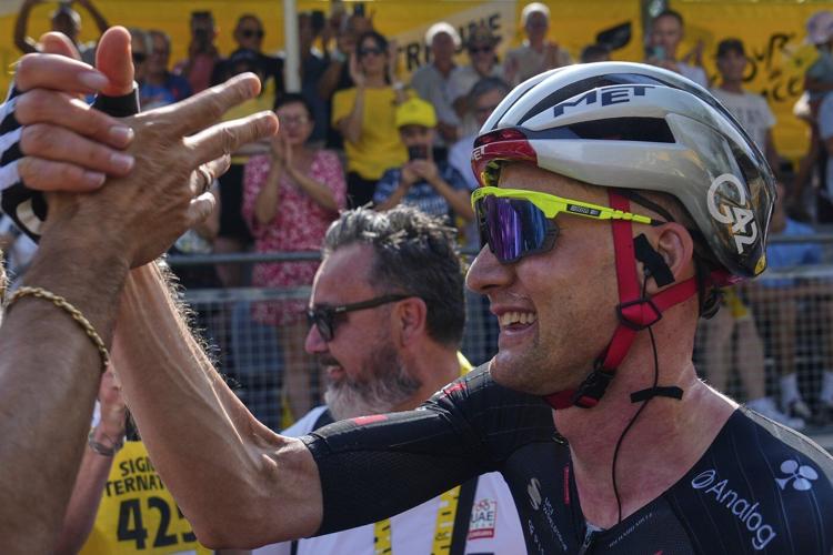 Wellens wins Tour de France 15th stage, teammate Pogačar maintains grip on yellow jersey