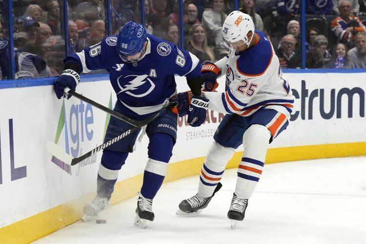 Kucherov leads streaking Lightning to 4-1 win over struggling Oilers