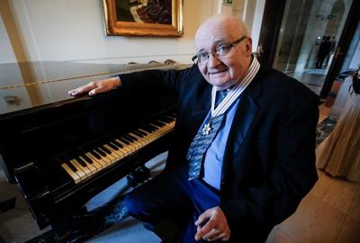 'Absolute surprise': Winnipeg jazz legend Ron Paley awarded Order of Manitoba