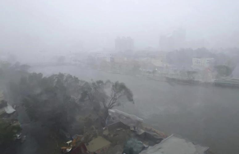 Typhoon Krathon makes landfall in Taiwan, packing fierce winds and torrential rain