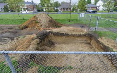 Archeologists find prehistoric artifacts at future skating rink site near Montreal