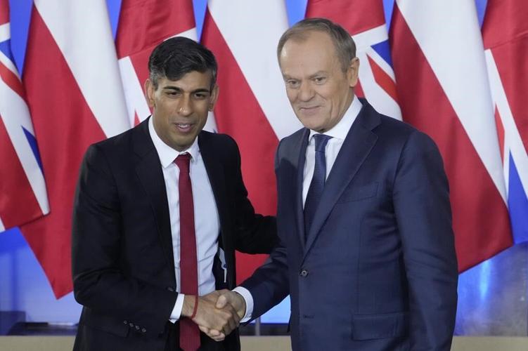 UK puts its defense industry on 'war footing' and gives Ukraine $620 million in new military aid