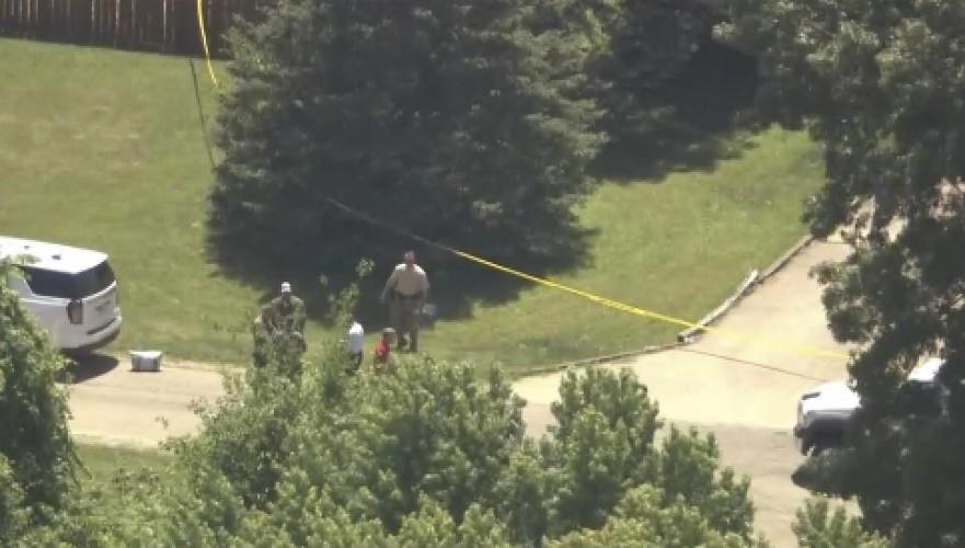 3 deputies shot while responding to northern Illinois home, suspect also wounded, official says