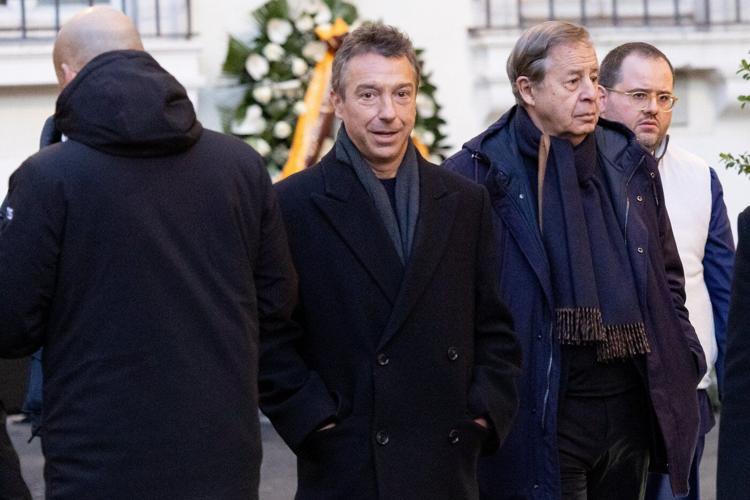 Stars and the public say final good goodbye to fashion icon Valentino at Rome funeral